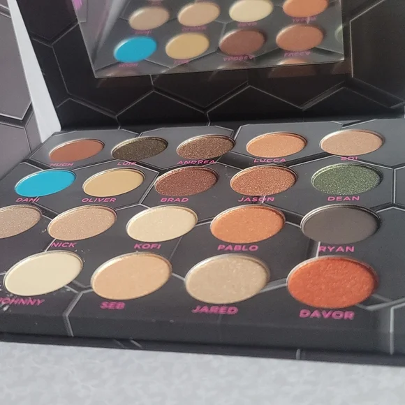 BeeBeauty London Barbarella Eyeshadow Palette - Picture 4 of 8
